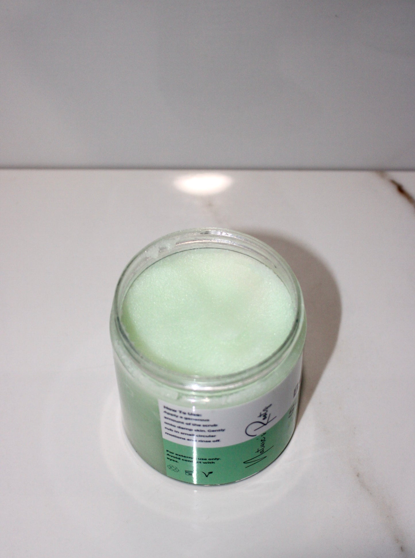 Exfoliante para el cuero cabelludo y el cuerpo de eucalipto + menta verde